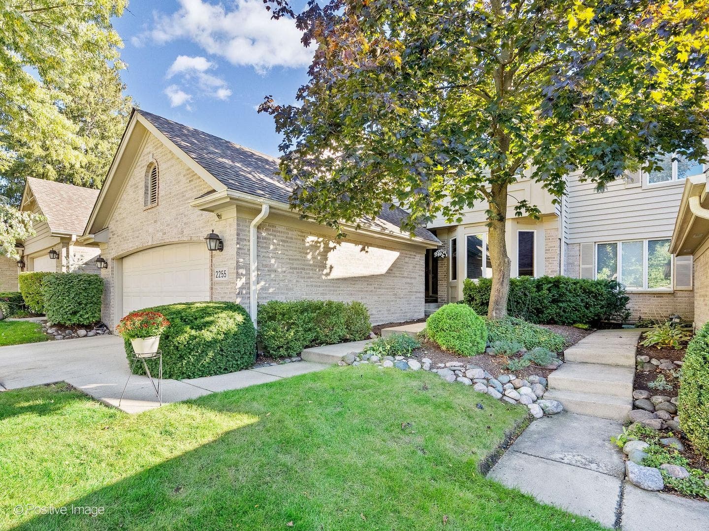2255 Durand Drive, Downers Grove, IL 60515 2255 Durand Drive, Downers Grove, IL 60515