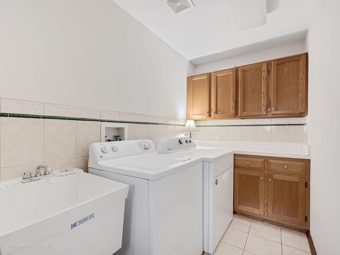 2255 Durand Drive, Downers Grove, IL 60515 2255 Durand Drive, Downers Grove, IL 60515
