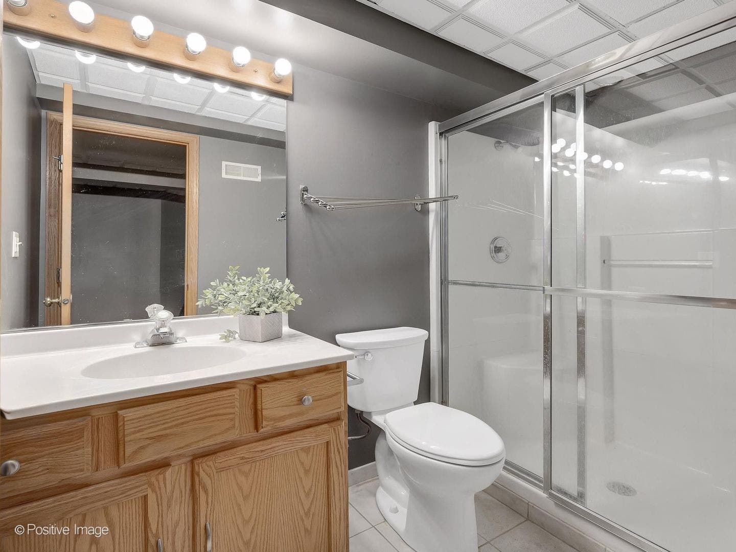 2255 Durand Drive, Downers Grove, IL 60515 2255 Durand Drive, Downers Grove, IL 60515