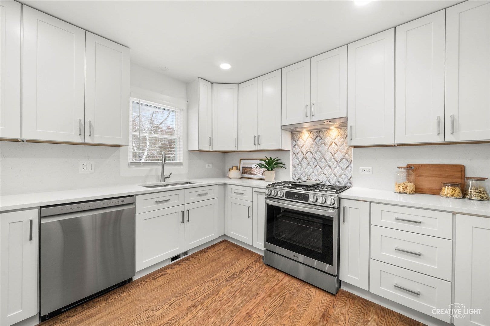 704 Plainfield Road, Downers Grove, IL 60516 704 Plainfield Road, Downers Grove, IL 60516