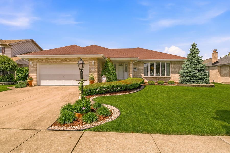 Property photo for 15542 Bramblewood Road, Oak Forest, IL
