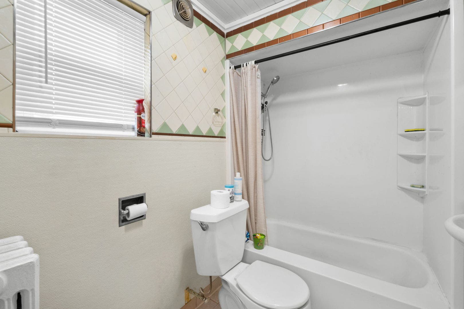 607 Walnut Street, Lemont, IL 60439 607 Walnut Street, Lemont, IL 60439