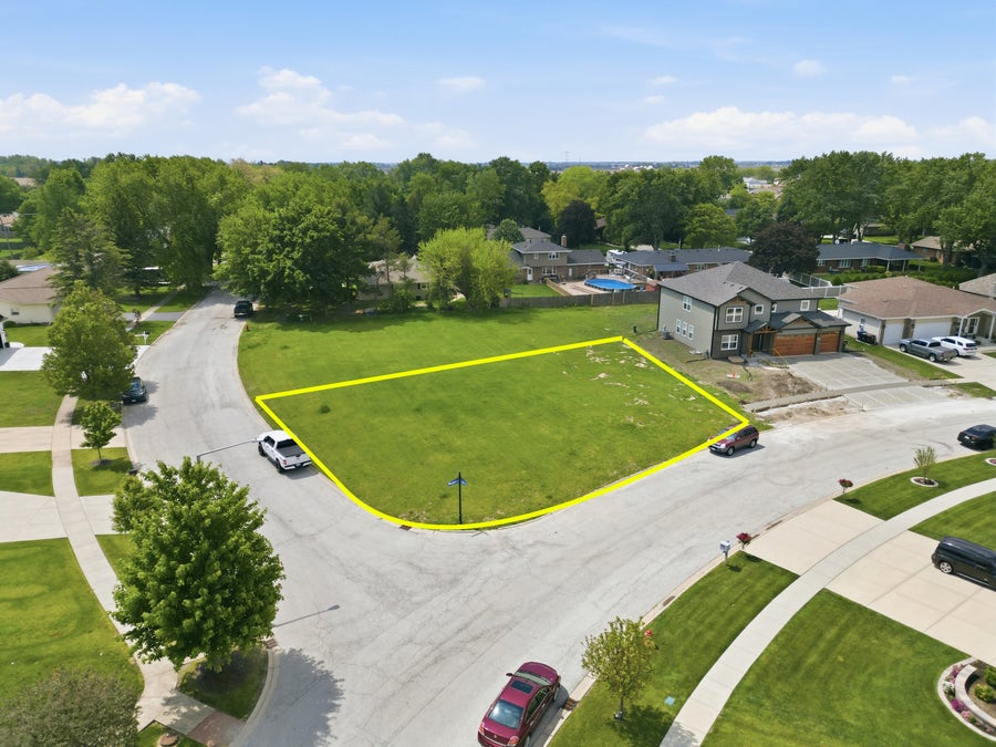 Property photo for 806 W Westgate Drive, Peotone, IL