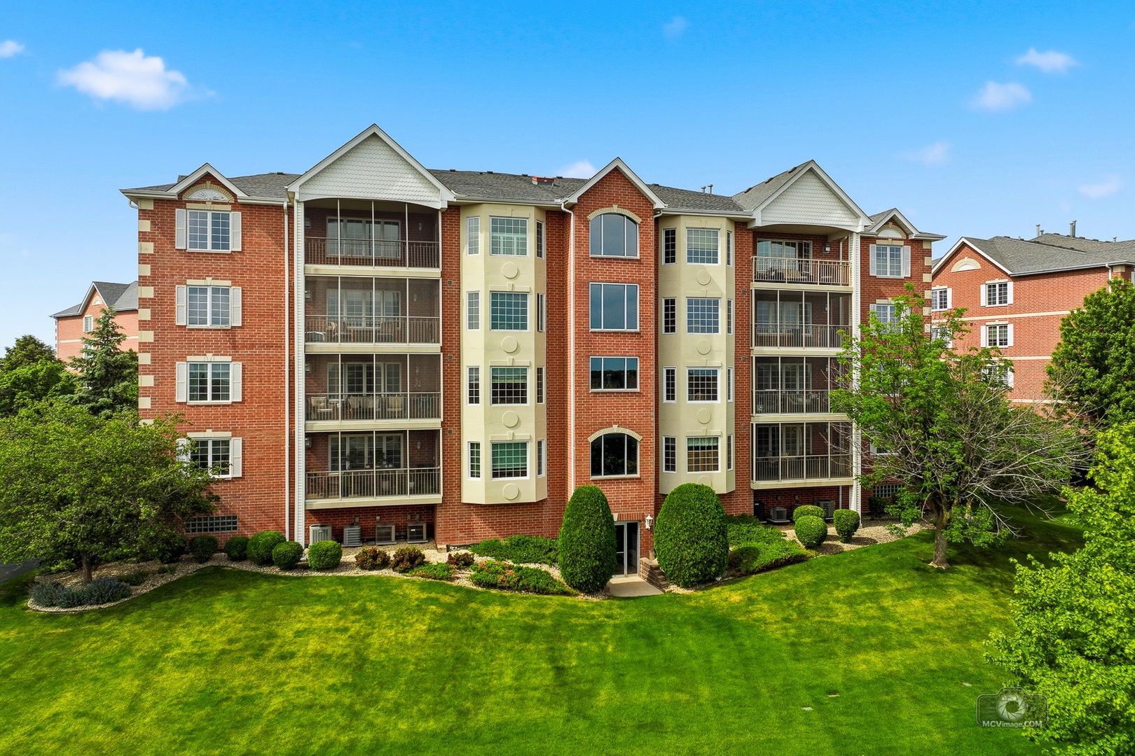 7927 Trinity Circle, #4SW, Tinley Park, IL 60487 7927 Trinity Circle, #4SW, Tinley Park, IL 60487