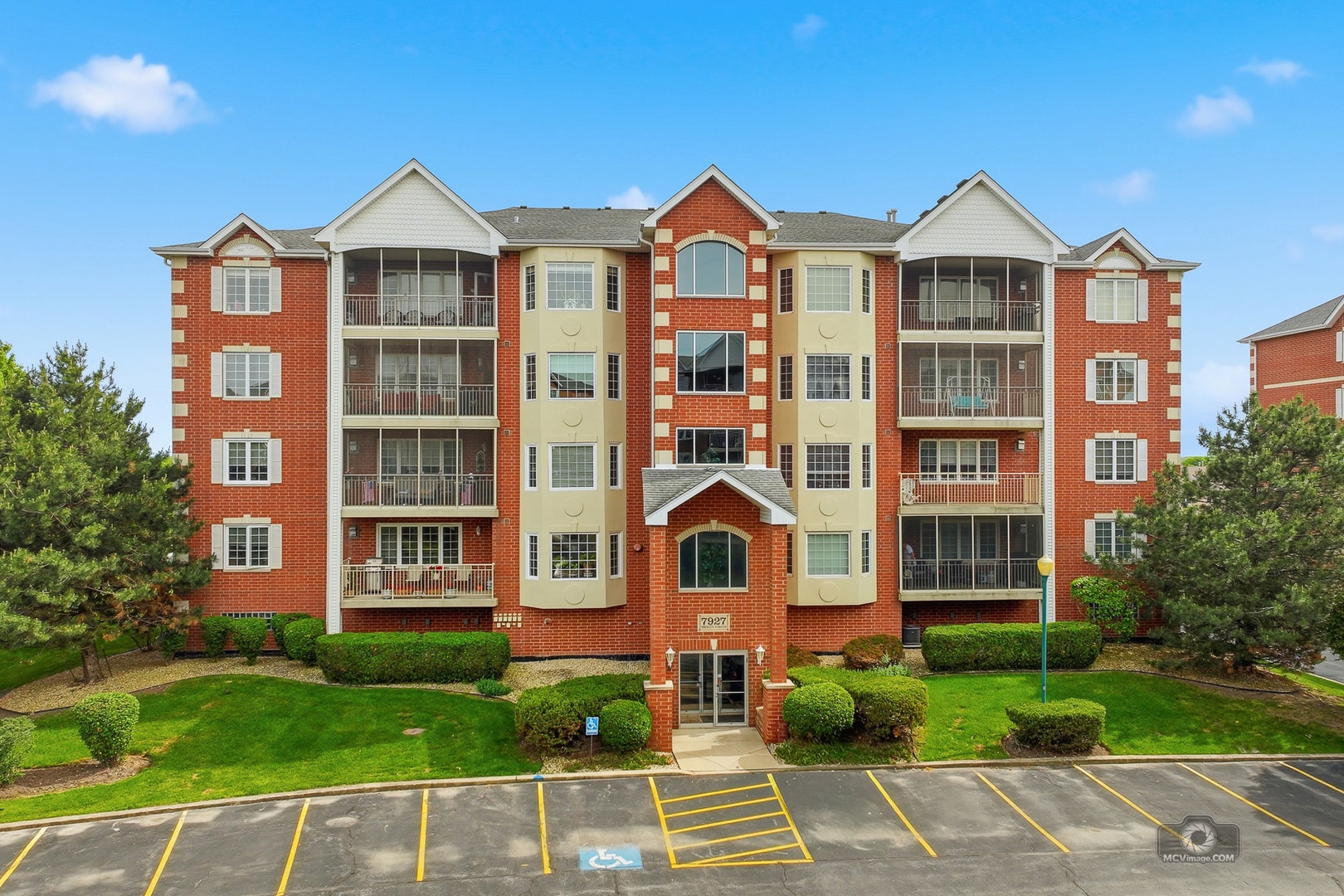 7927 Trinity Circle, #4SW, Tinley Park, IL 60487 7927 Trinity Circle, #4SW, Tinley Park, IL 60487