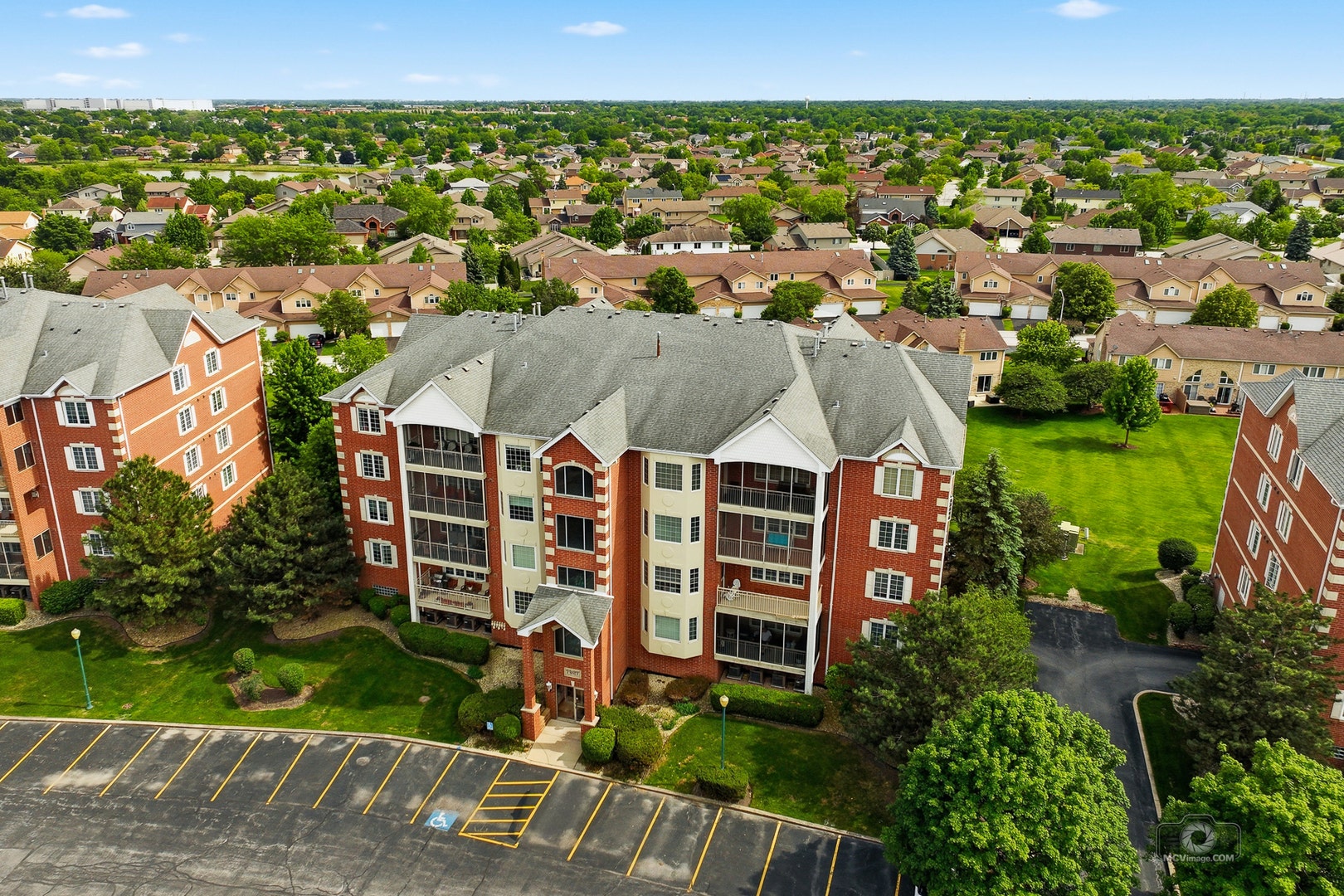 7927 Trinity Circle, #4SW, Tinley Park, IL 60487 7927 Trinity Circle, #4SW, Tinley Park, IL 60487