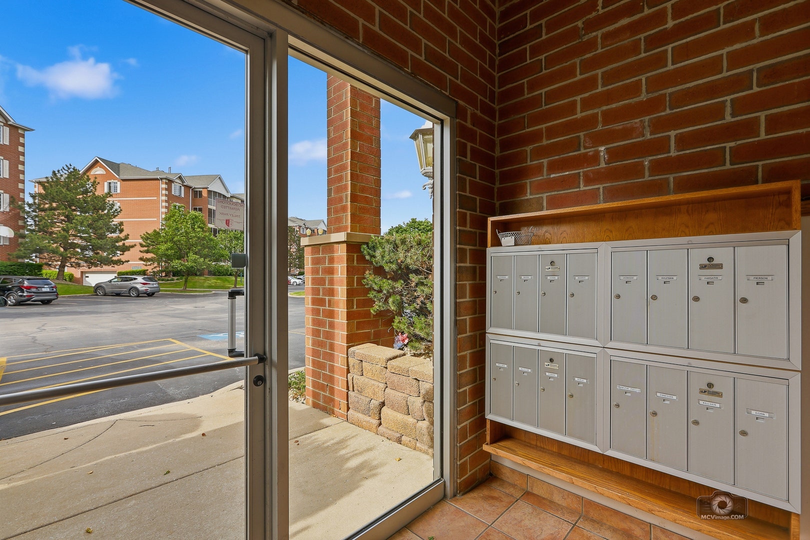 7927 Trinity Circle, #4SW, Tinley Park, IL 60487 7927 Trinity Circle, #4SW, Tinley Park, IL 60487