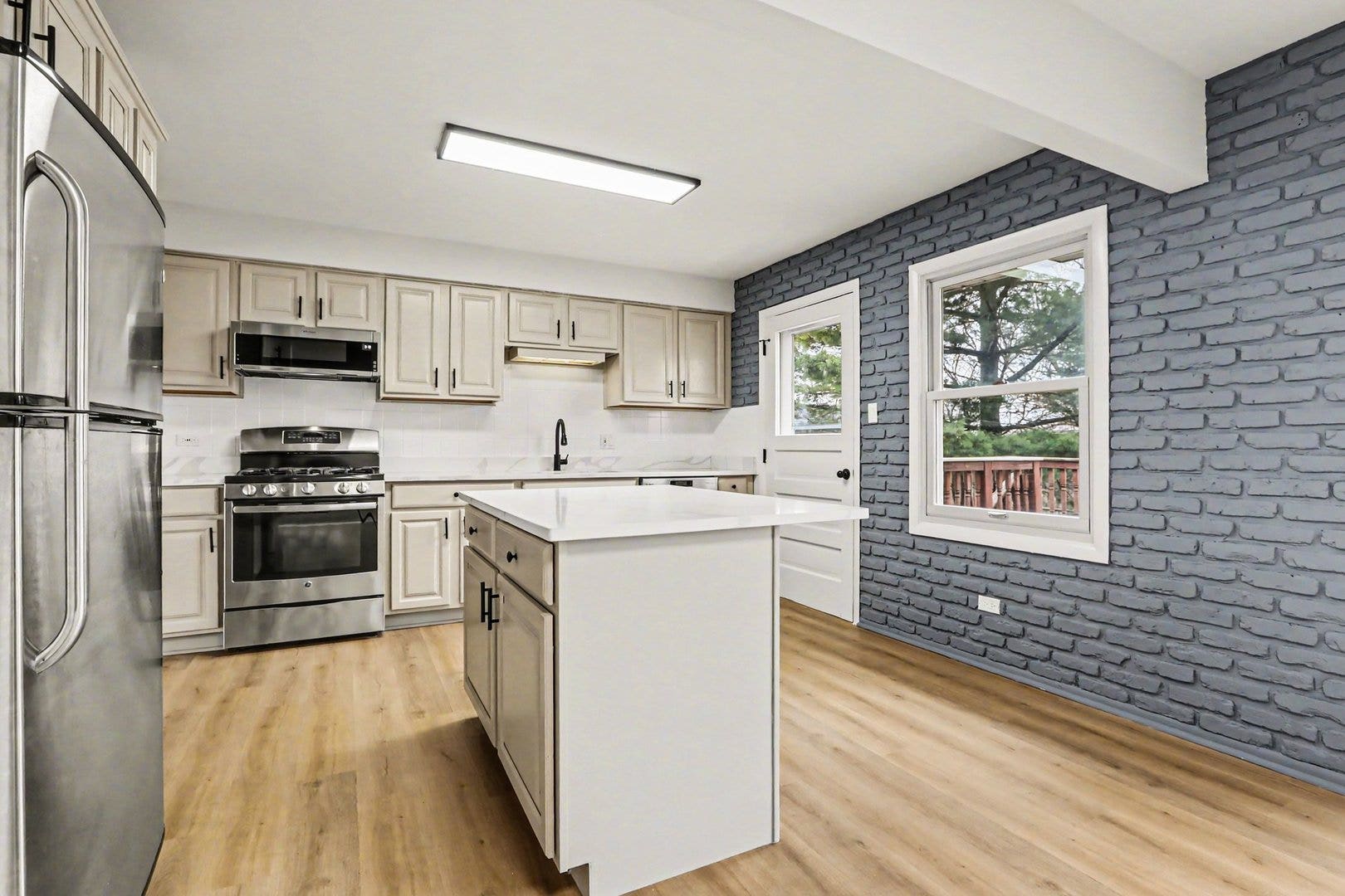 6607 163rd Place, Tinley Park, IL 60477 6607 163rd Place, Tinley Park, IL 60477