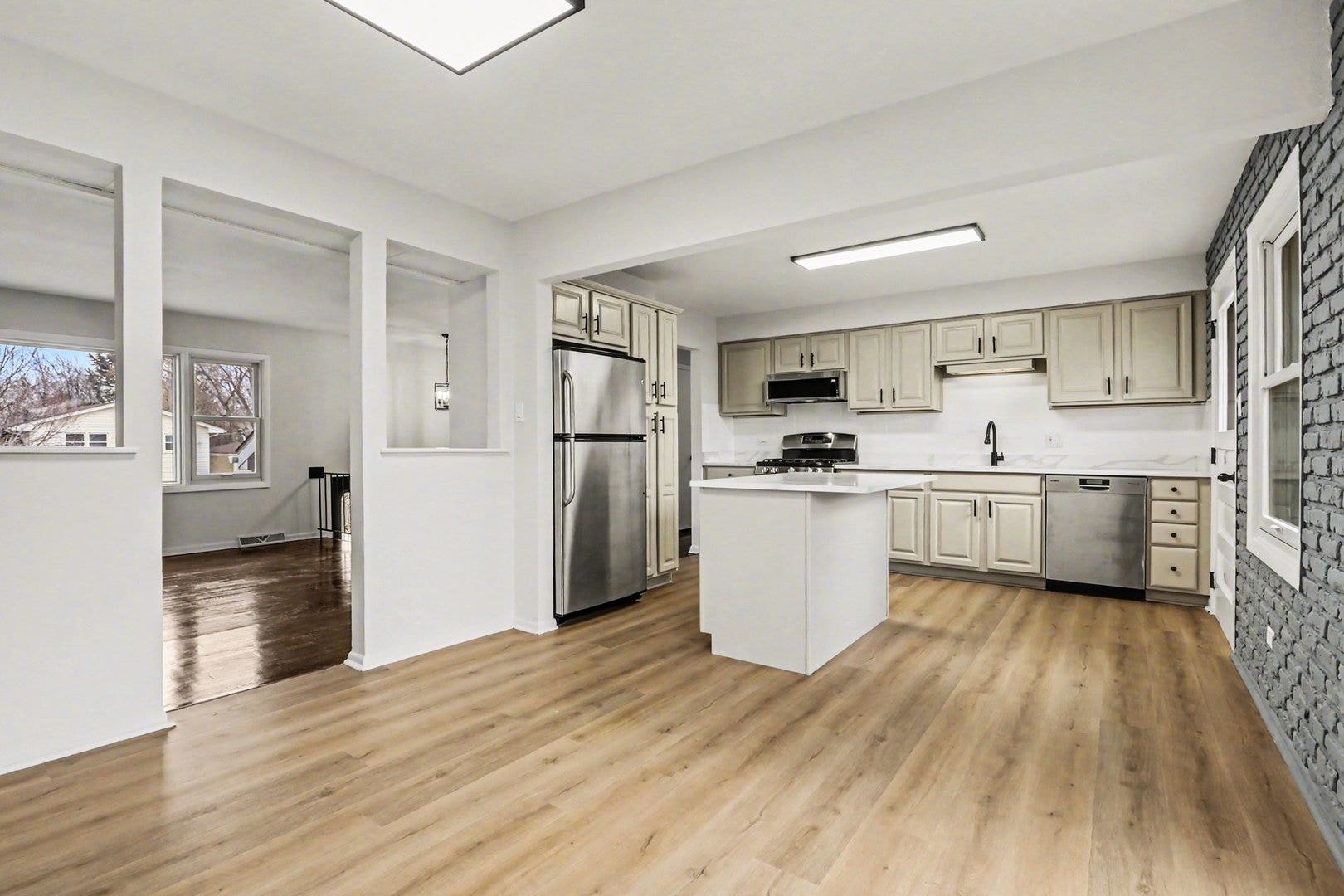 6607 163rd Place, Tinley Park, IL 60477 6607 163rd Place, Tinley Park, IL 60477