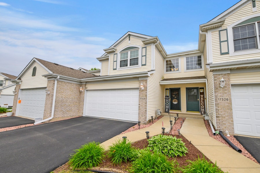Property photo for 17328 Long Bow Drive, Lockport, IL