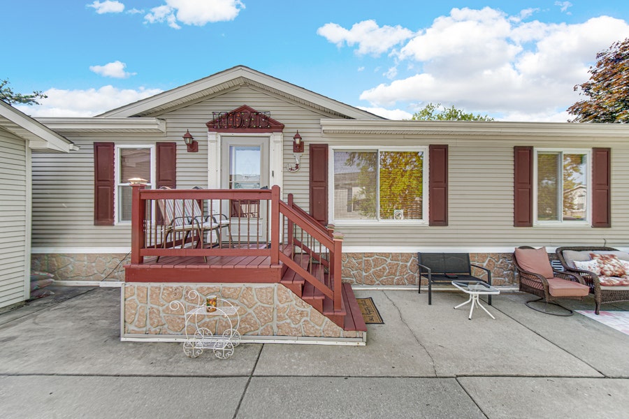 Property photo for 125 Cardinal Drive, Beecher, IL