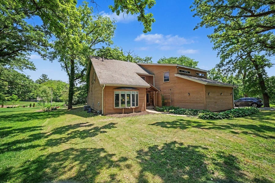 Property photo for 19629 Woodside Drive, New Lenox, IL