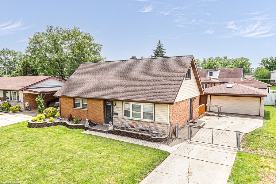 Property photo for 7049 W 91 Street, Bridgeview, IL