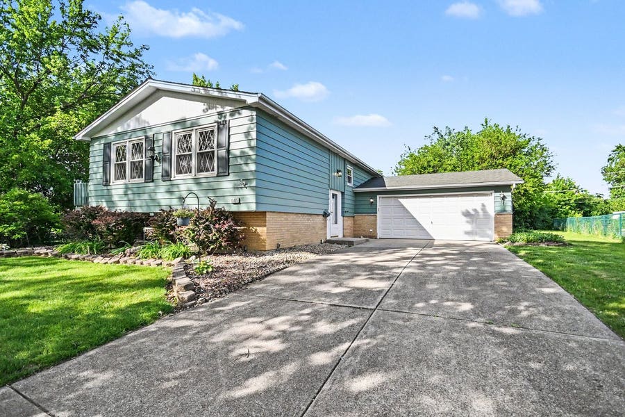 Property photo for 15405 James Drive, Oak Forest, IL