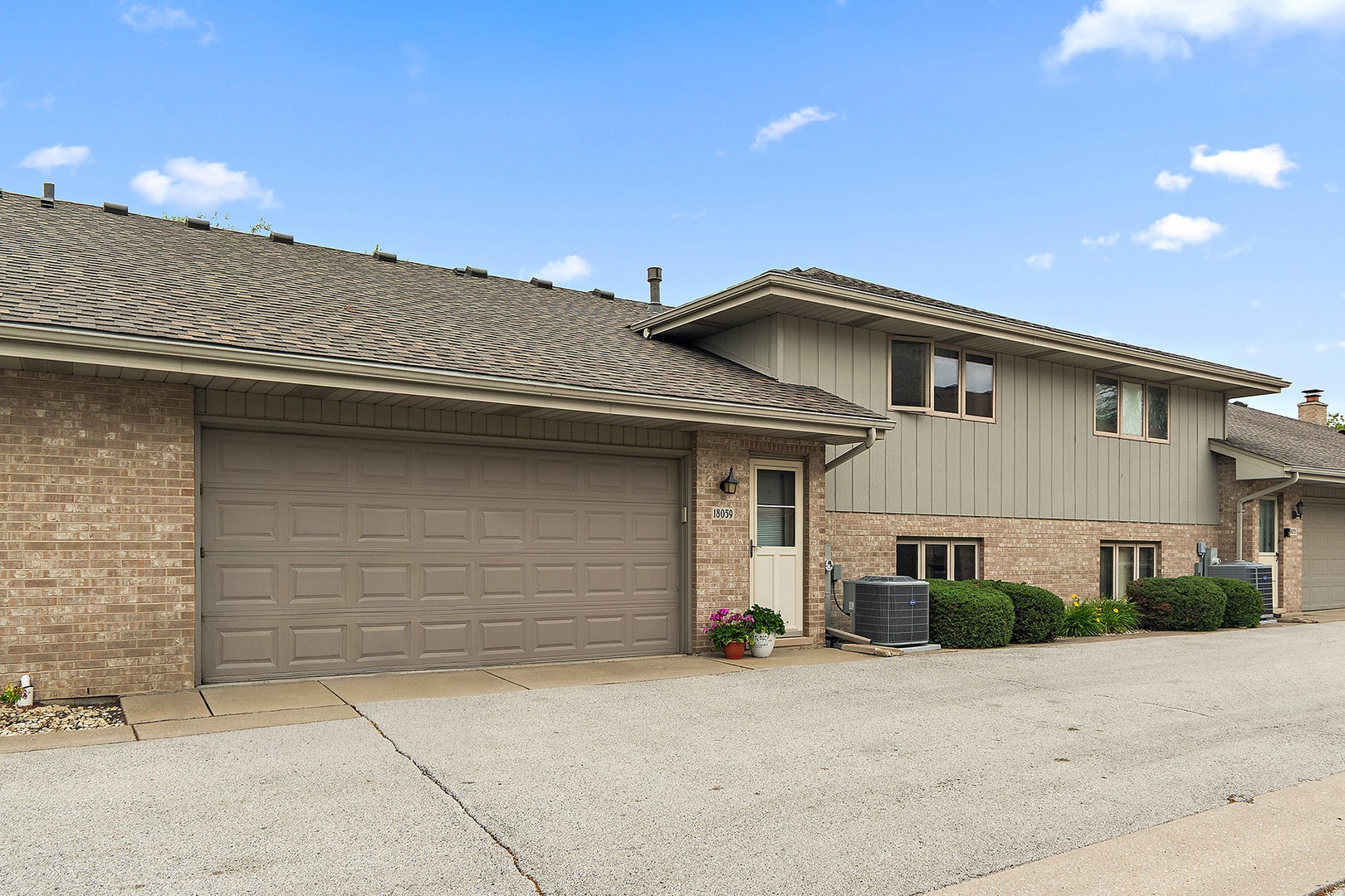 18059 Florida Court, #118, Orland Park, IL 60467 18059 Florida Court, #118, Orland Park, IL 60467