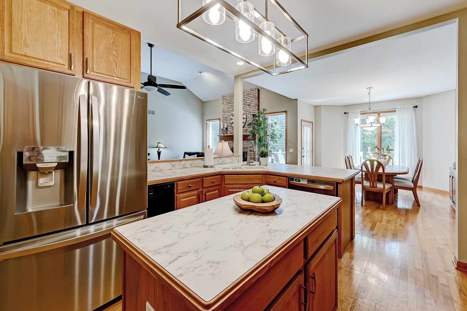 Kitchen w/SS appliances