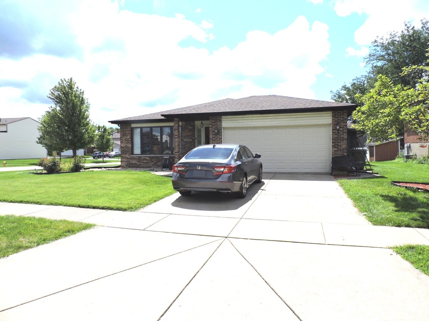 6931 Coachwood Trail, Tinley Park, IL 60477 6931 Coachwood Trail, Tinley Park, IL 60477