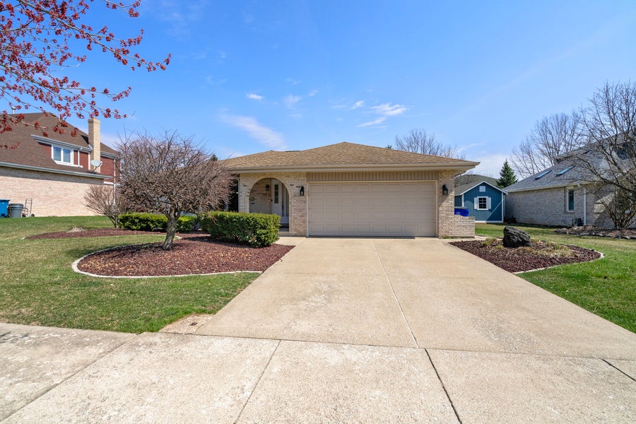 Property photo for 16527 Orange Avenue, Orland Park, IL