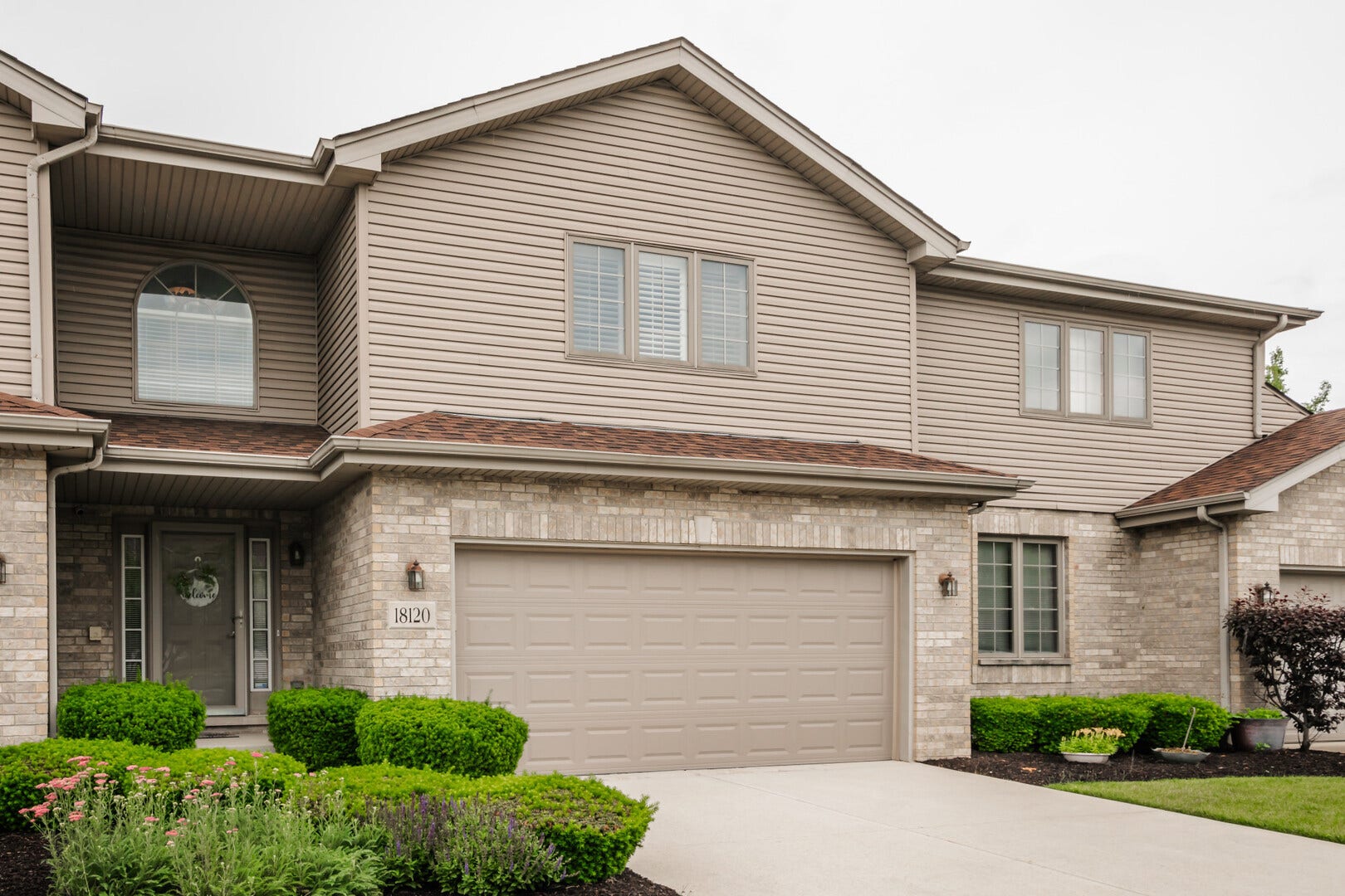 18120 Bramlett Drive, Tinley Park, IL 60487 18120 Bramlett Drive, Tinley Park, IL 60487