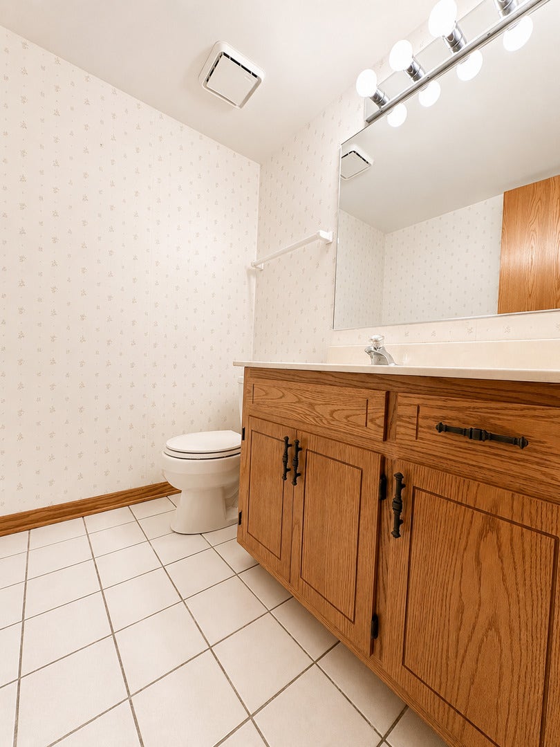 18222 Michigan Court, Orland Park, IL 60467 18222 Michigan Court, Orland Park, IL 60467