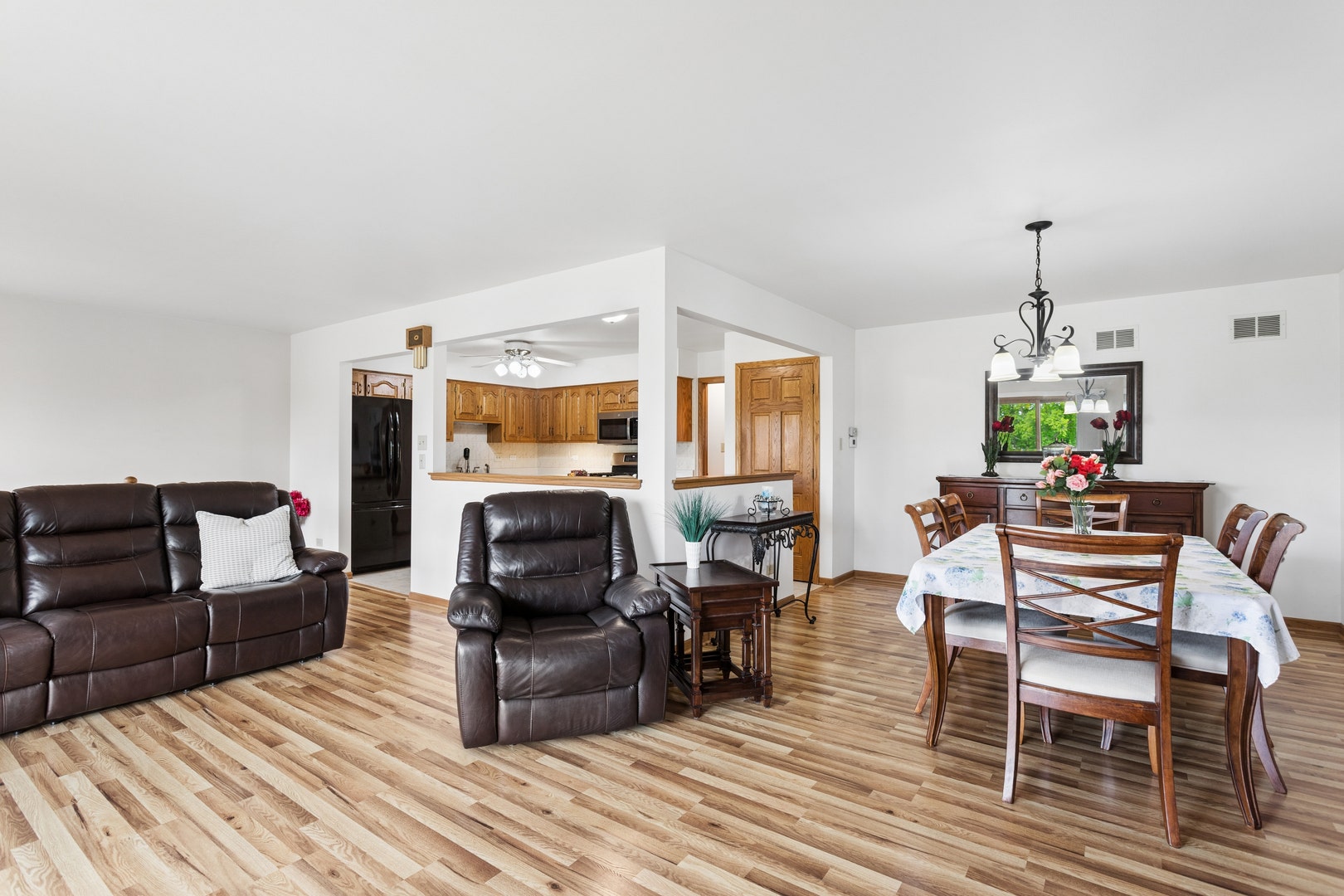 10629 Lynn Drive, #115, Orland Park, IL 60467 10629 Lynn Drive, #115, Orland Park, IL 60467