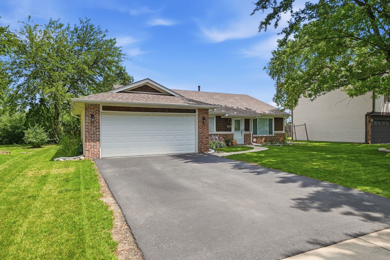 416 Ingleside Drive, Bolingbrook, IL 60490