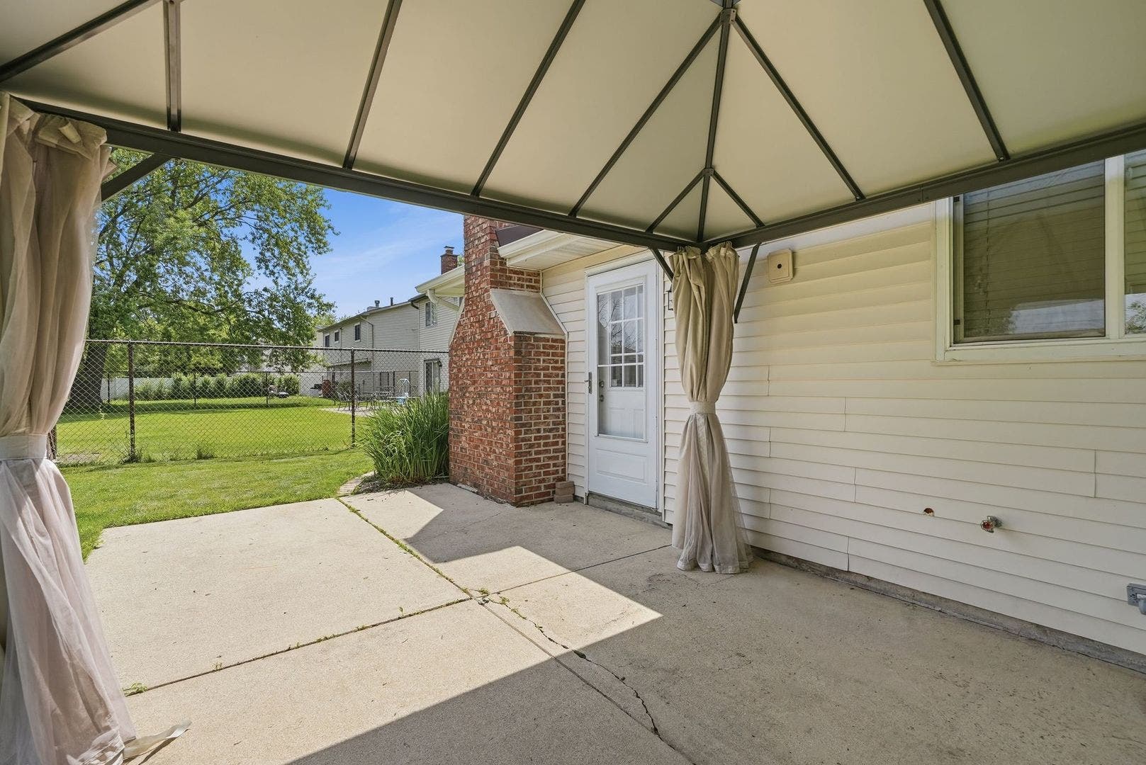 416 Ingleside Drive, Bolingbrook, IL 60490