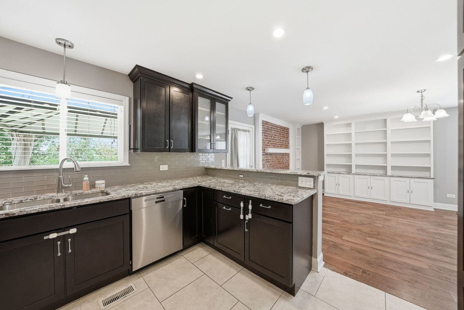 416 Ingleside Drive, Bolingbrook, IL 60490