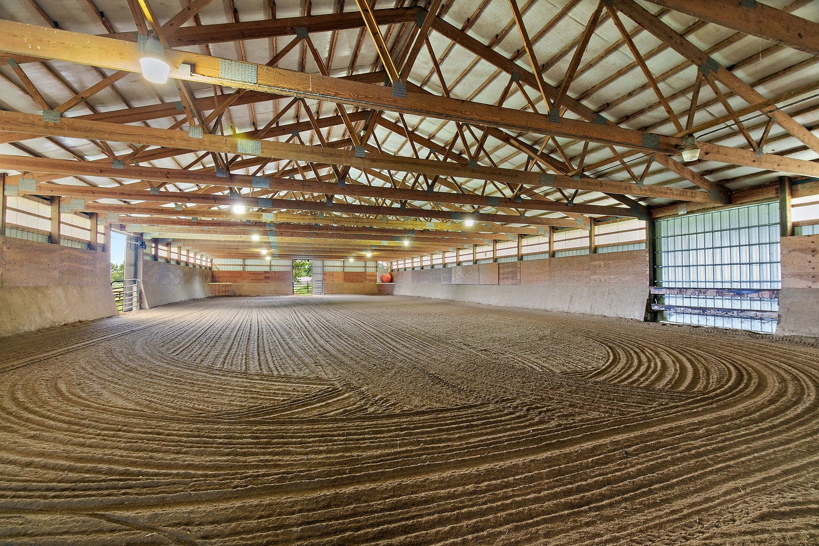 12N185 Muirhead Road, Elgin, IL 60123 Sand Arena; 60 x140; with automatic garage door op