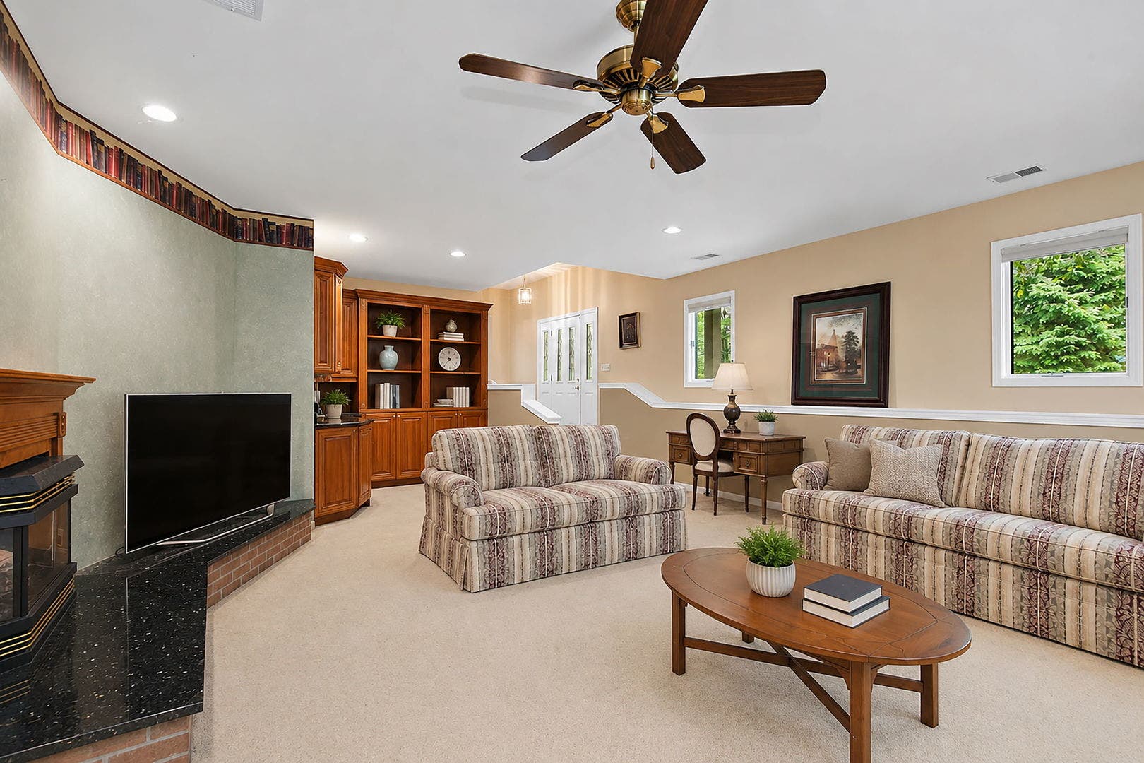 12N185 Muirhead Road, Elgin, IL 60123 Living Room off Bedroom #3 with separate entrance;