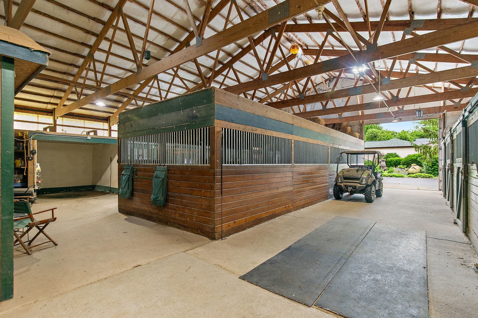 12N185 Muirhead Road, Elgin, IL 60123 2 Aisles totally 13 Stalls, with Wash Rack, with T