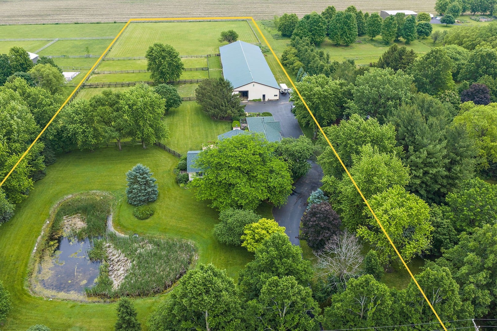 12N185 Muirhead Road, Elgin, IL 60123 House, Stall Barn, Indoor Arena