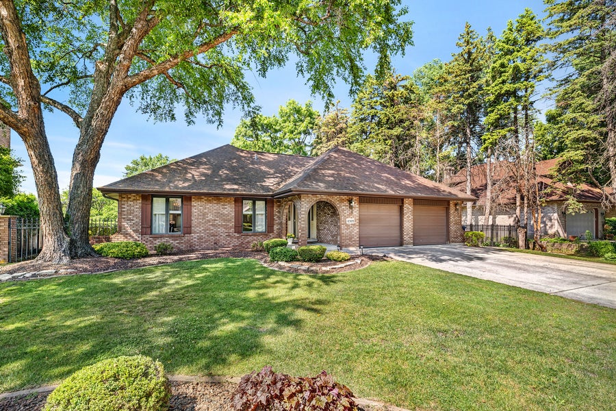 Property photo for 12305 S Spruce Court, Palos Heights, IL