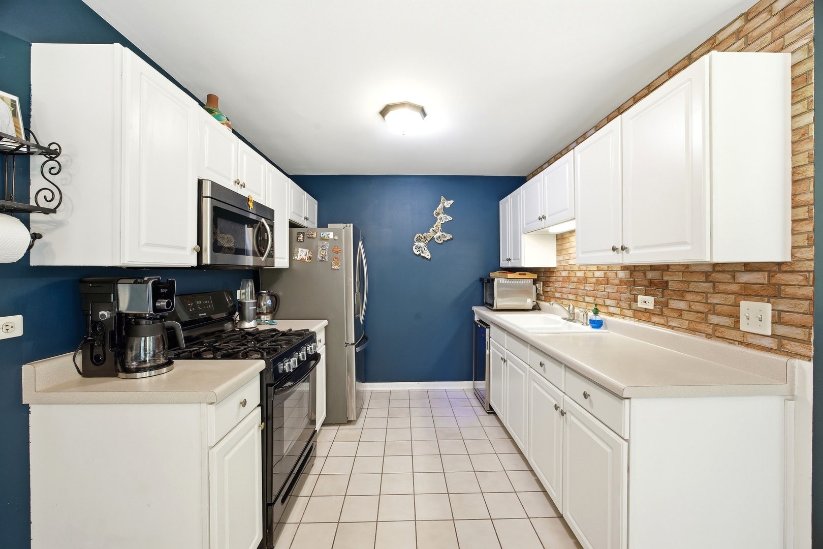 383 Woodview Circle, #A, Elgin, IL 60120