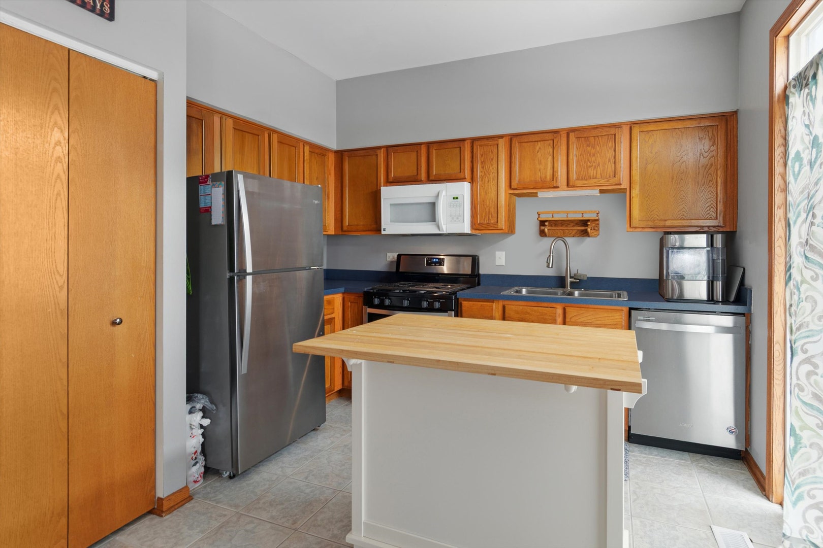 1315 Burns Lane, Minooka, IL 60447 1315 Burns Lane, Minooka, IL 60447