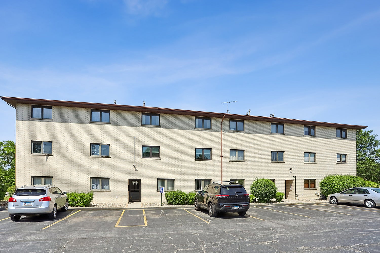 15229 Catalina Drive, #3c, Orland Park, IL 60462 15229 Catalina Drive, #3c, Orland Park, IL 60462