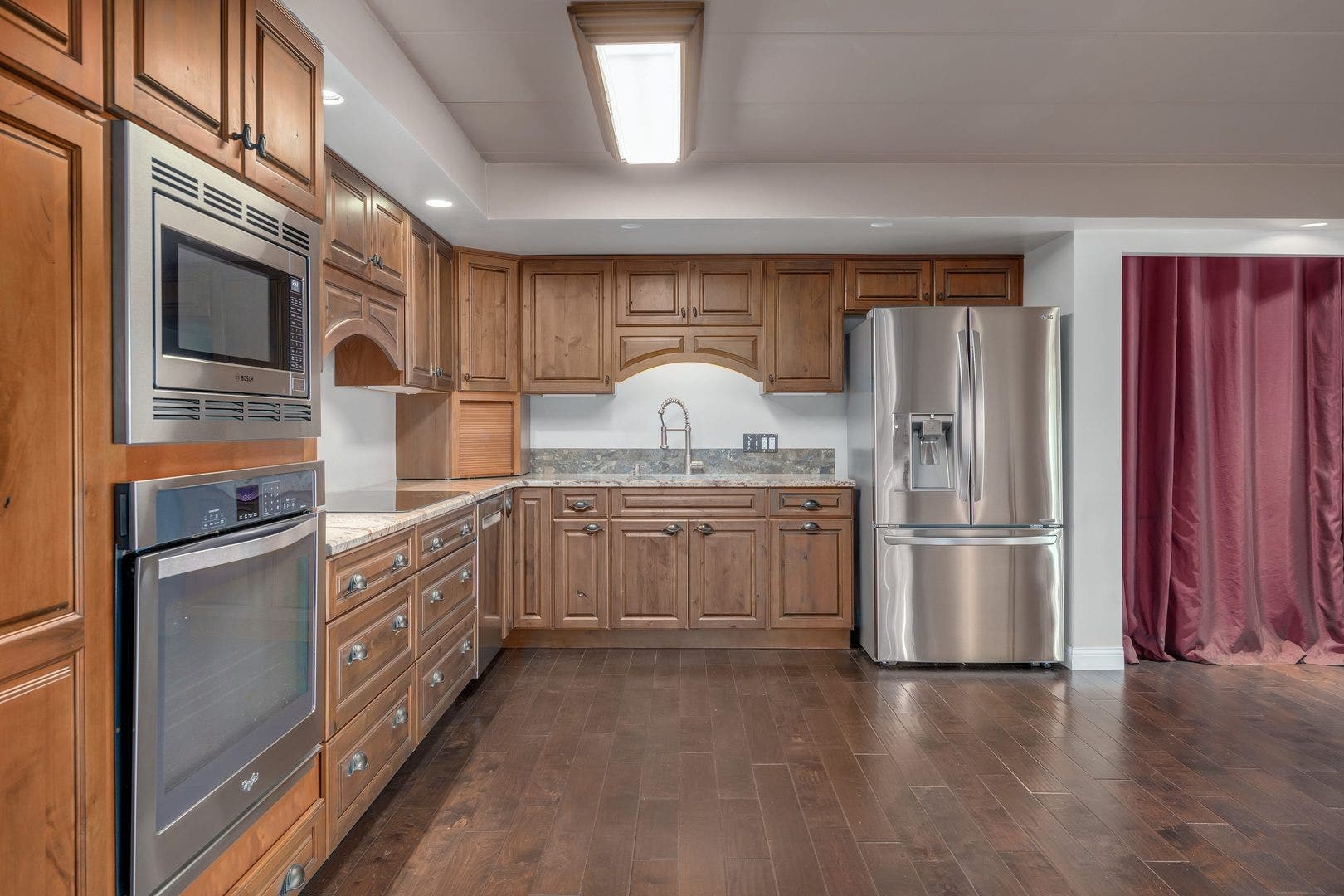 2900 MAPLE Avenue, #4A, Downers Grove, IL 60515 2900 MAPLE Avenue, #4A, Downers Grove, IL 60515