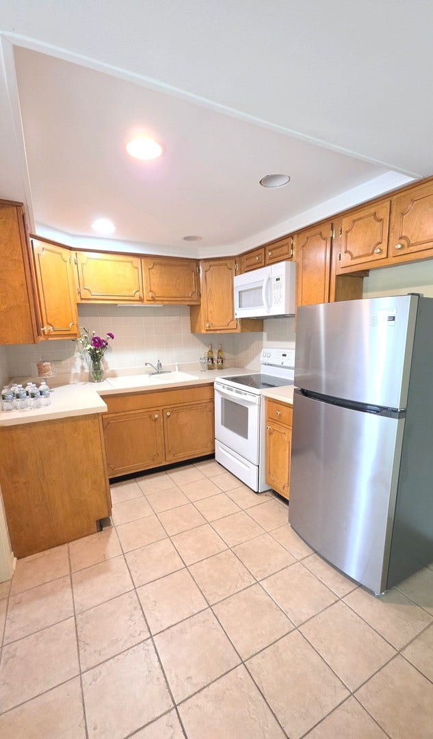 5300 Walnut Avenue, #19C, Downers Grove, IL 60515