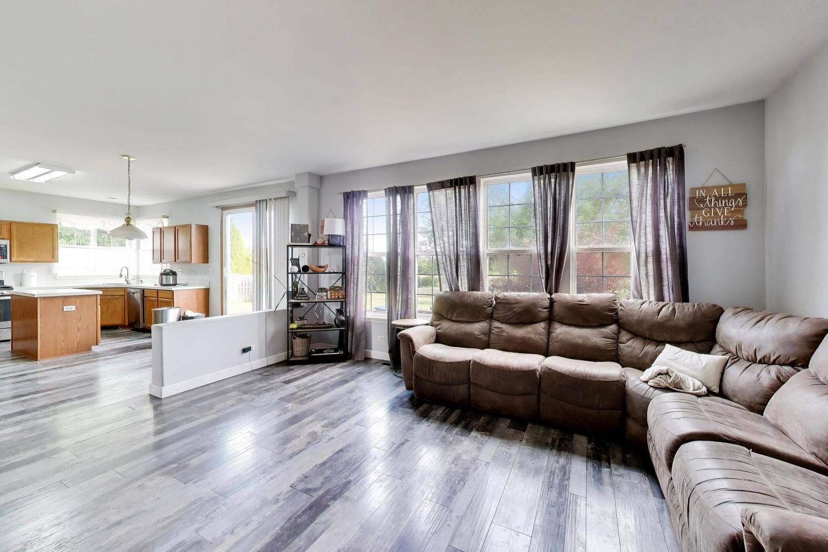 1669 Montclair Drive, Elgin, IL 60123 1669 Montclair Drive, Elgin, IL 60123
