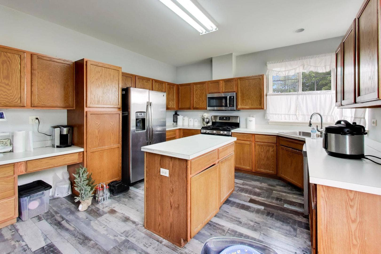 1669 Montclair Drive, Elgin, IL 60123 1669 Montclair Drive, Elgin, IL 60123