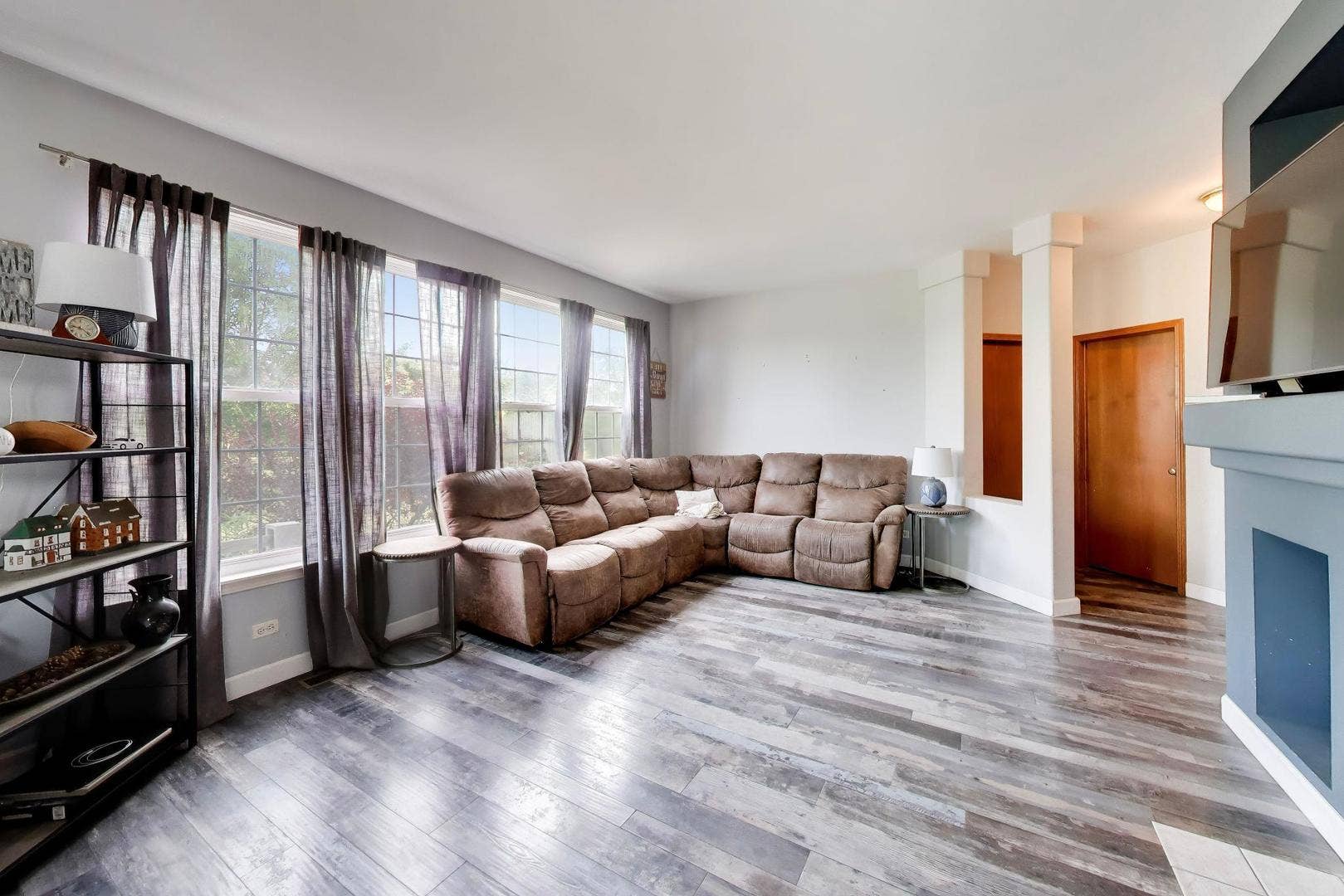 1669 Montclair Drive, Elgin, IL 60123 1669 Montclair Drive, Elgin, IL 60123