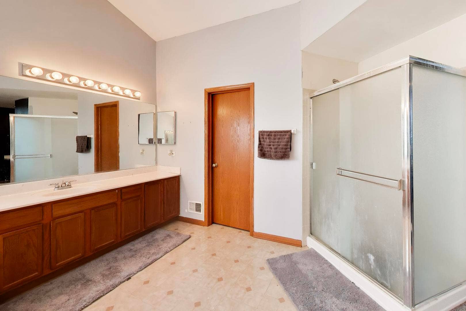 1669 Montclair Drive, Elgin, IL 60123 1669 Montclair Drive, Elgin, IL 60123