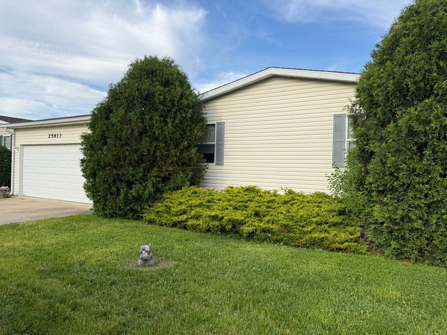 Property photo for 25613 Shinnecock Drive, Monee, IL
