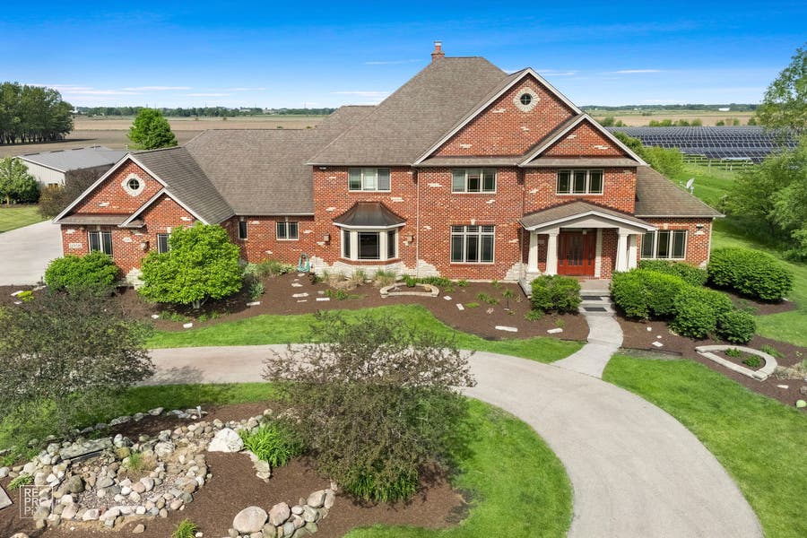 Property photo for 11N720 Muirhead Road, Elgin, IL