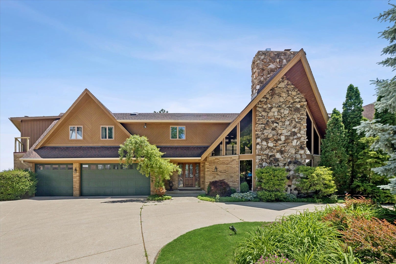 607 Berkshire Court, Downers Grove, IL 60516