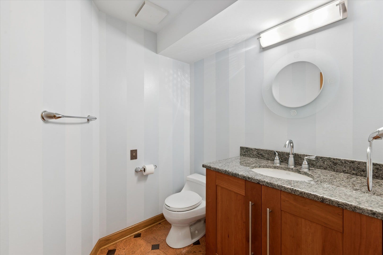 607 Berkshire Court, Downers Grove, IL 60516