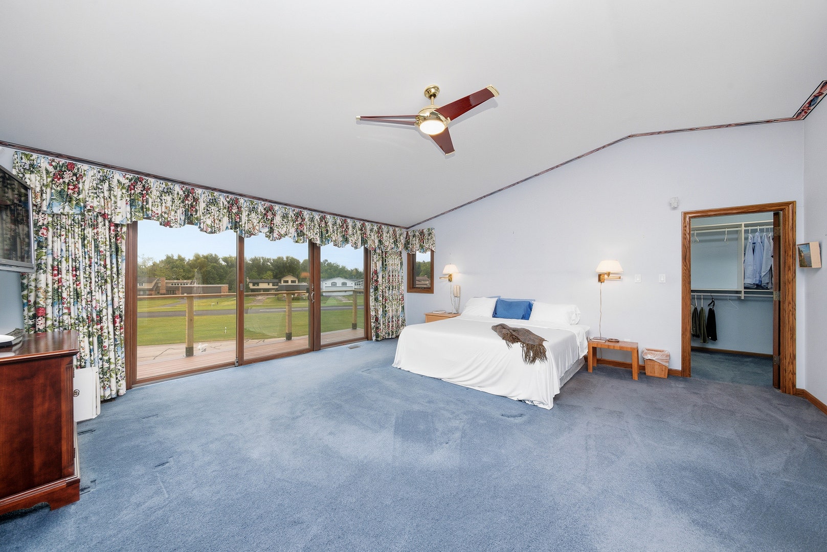 607 Berkshire Court, Downers Grove, IL 60516