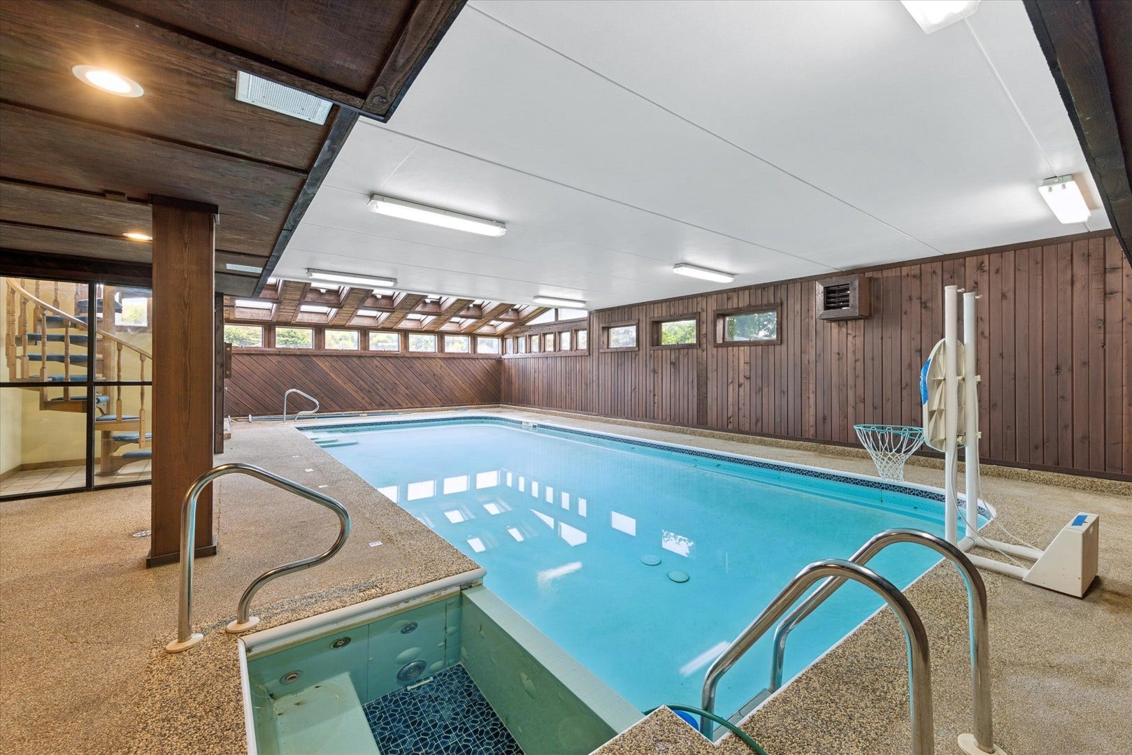 607 Berkshire Court, Downers Grove, IL 60516