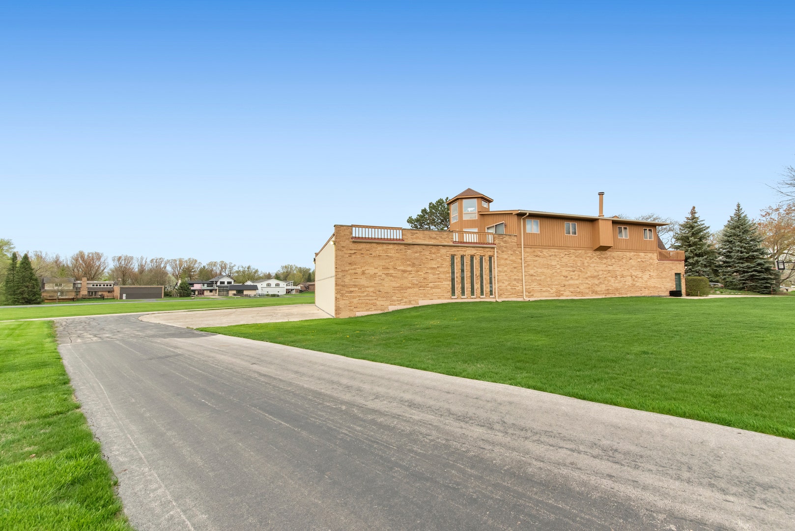 607 Berkshire Court, Downers Grove, IL 60516