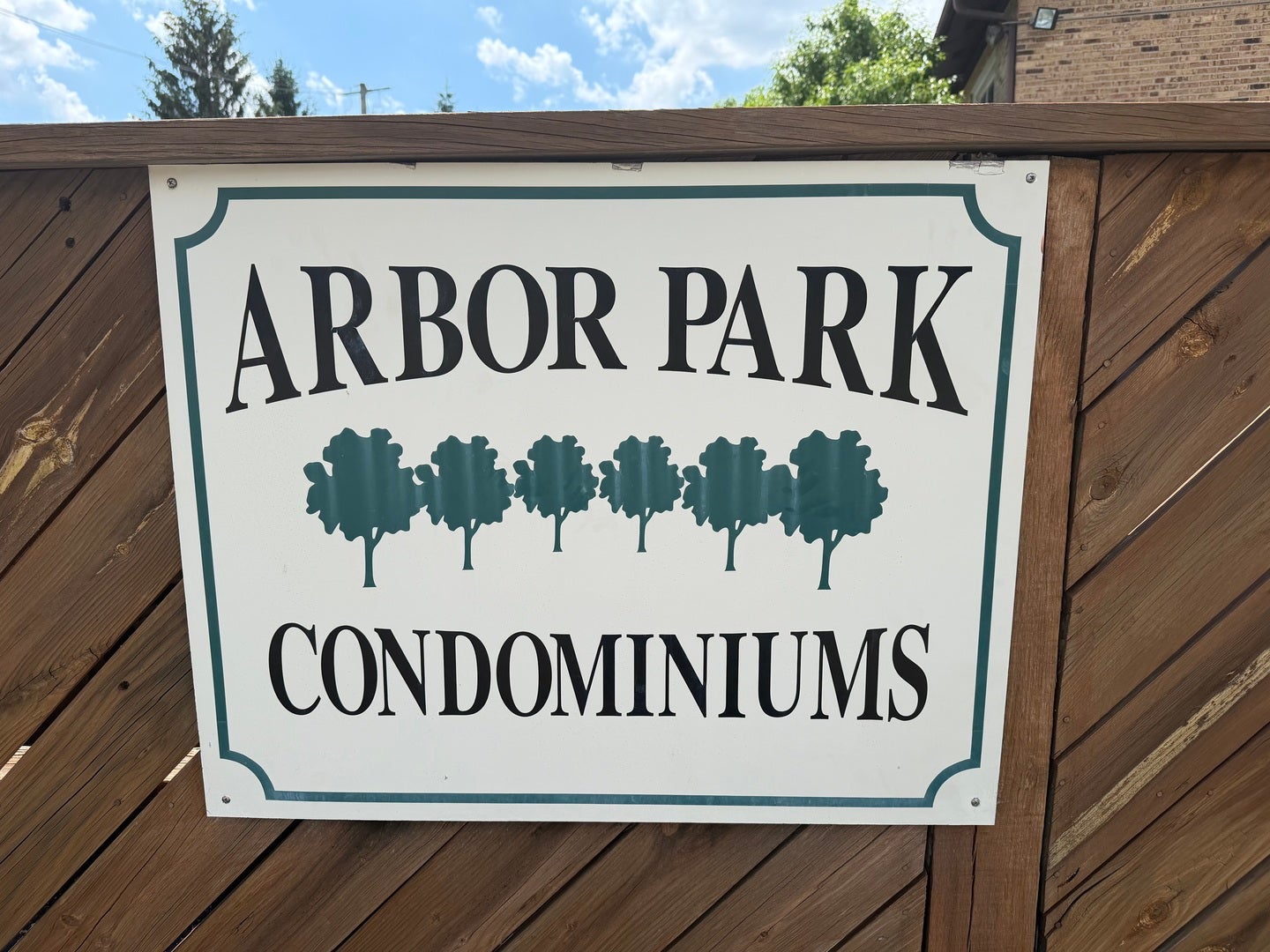 2200 Arbor Circle, #1, Downers Grove, IL 60515